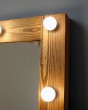 Фото зеркала в деревянной раме с лампочками копченый дуб 2