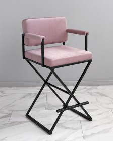 Режиссерский барный стул розовый