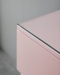 Фото гримерного стола визажиста розового 5