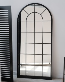 Зеркало-окно в виде арки черное
