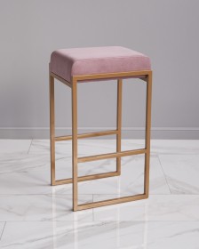 Фото барного стула розового на золотом каркасе Johny Wood