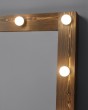 Фото зеркала в деревянной раме с лампочками грецкий орех 2