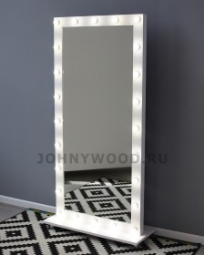 Зеркало в полный рост с лампочками на подставке белое