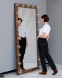 Зеркало в деревянной раме с  лампочками "Грецкий орех"