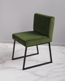 Фото стула со спинкой зеленого на черном каркасе Johny Wood