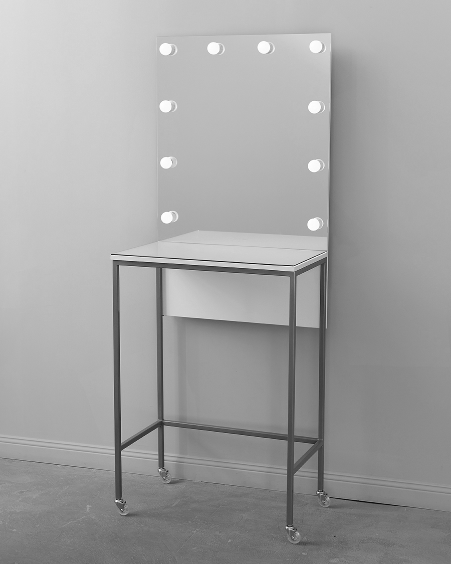 Гримерный стол для визажиста серебряный 70 см Light